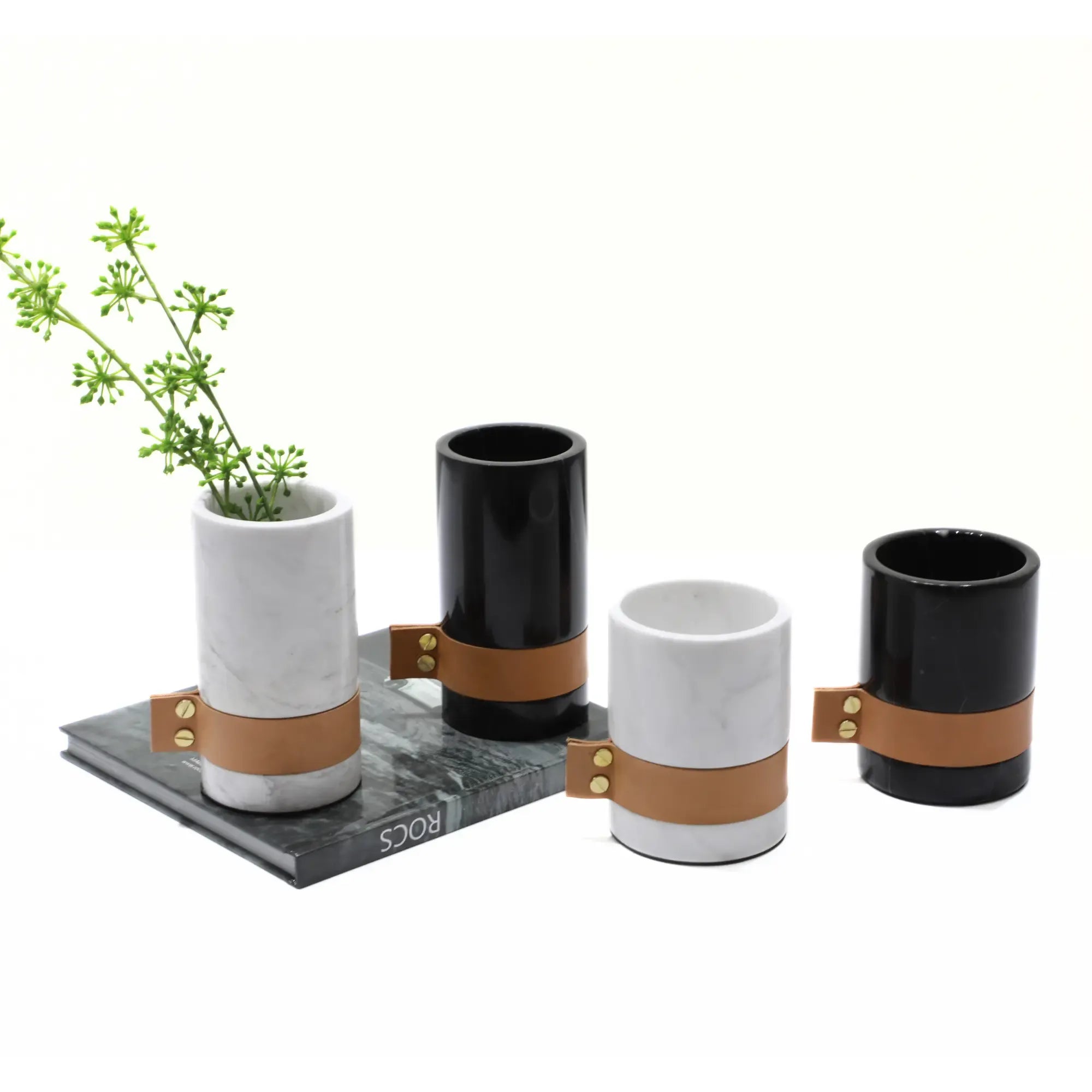 Marmorvase - rund mit Lederakzent - Kleine Tischvase Deko-Vase Stifthalter Marble Luxe Schwarz-Groß