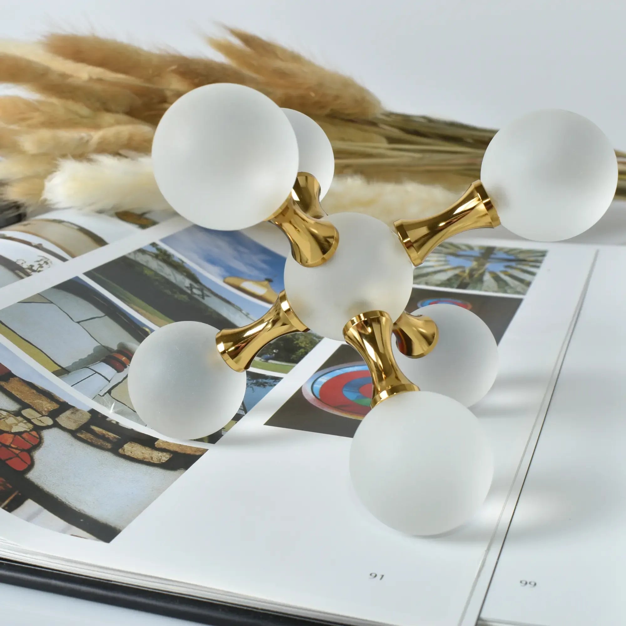 Dekoobjekt - aus Glaskugeln - Bücherregal Dekor Buchstütze Atomos Groß