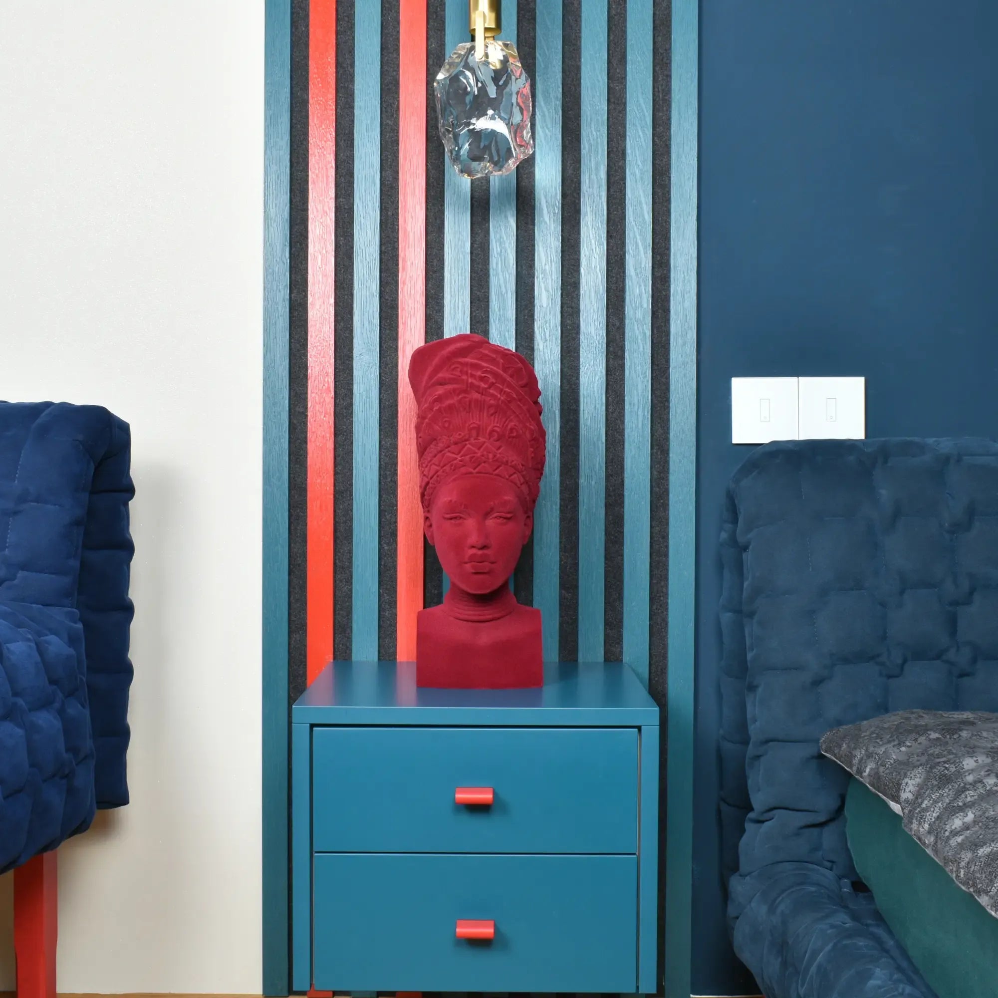 Samtdeko - Damenkopf Büste - Samt-Figur rote Deko-Figur Adeola Default Title