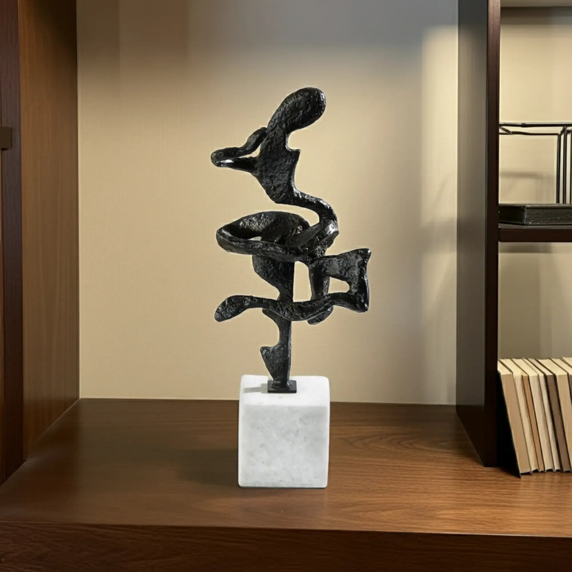 Salsafigur - auf Marmorfuß - Deko-Objekt edle Stahlskulptur Salsa