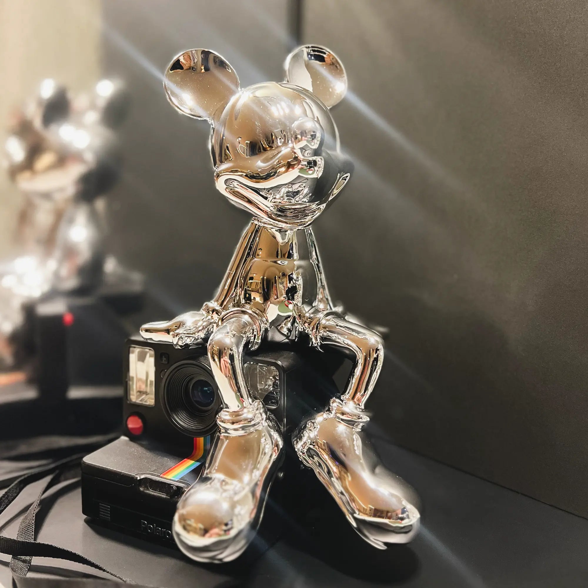 Deko Mickey Mouse (Micky Maus) Zeichentrickfigur - Große silbener glänzender Figur - Sammlerstück - Designer Tischdeko - Dekoobjekt