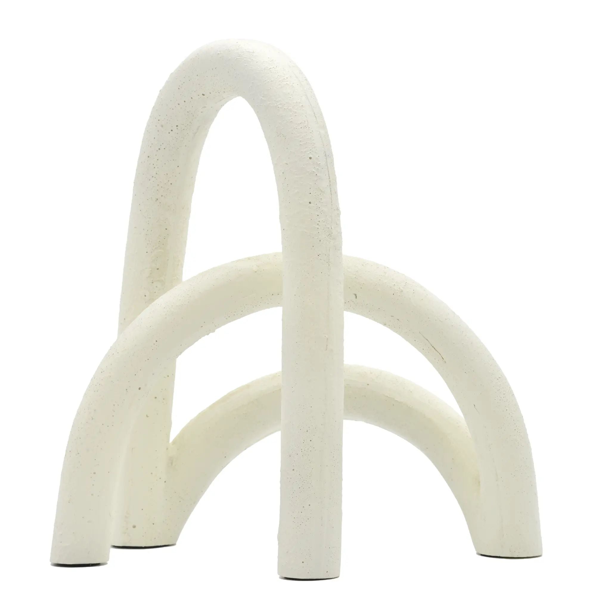 Dekoobjekt - Bogen-Figur – Mineralische Dekoskulptur Off‑White – Designobjekt Arcus Nan