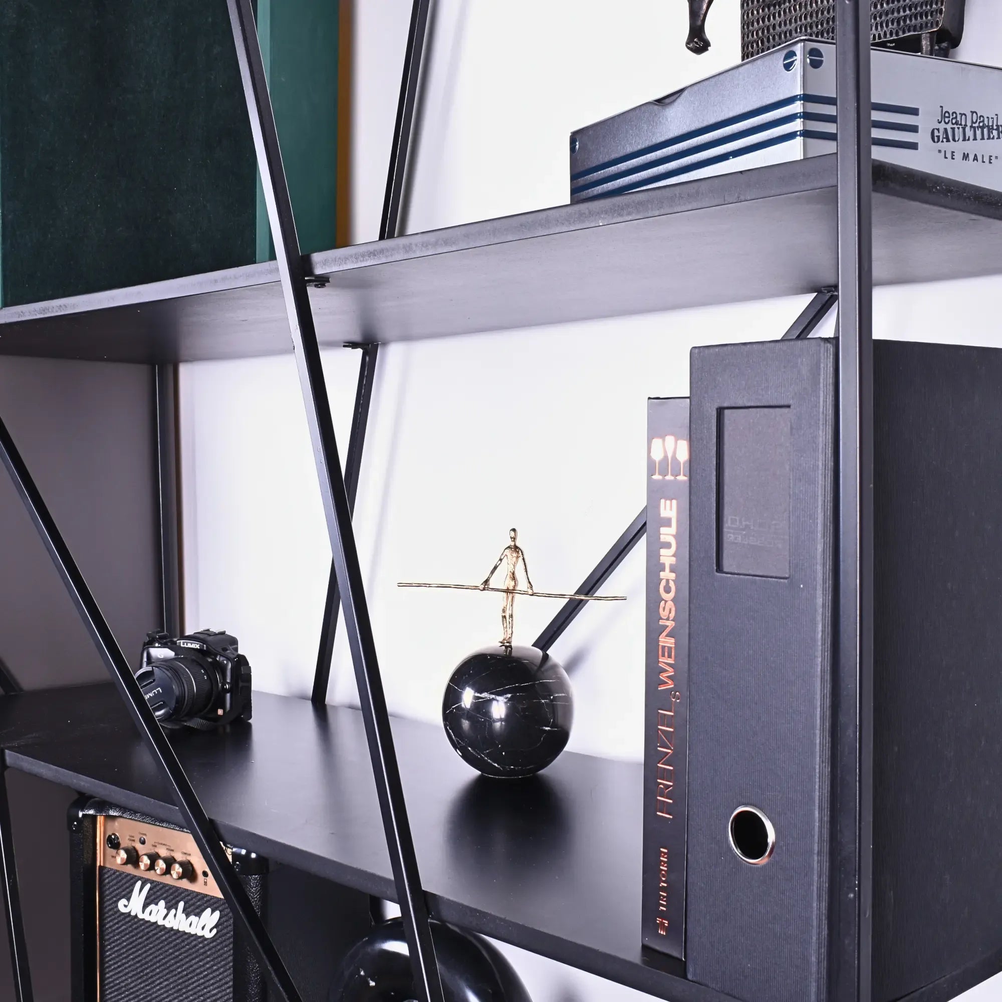 Dekofigur - Gold auf Marmorkugel - Seiltänzer Skulptur Deko-Objekt Seilgänger Default Title