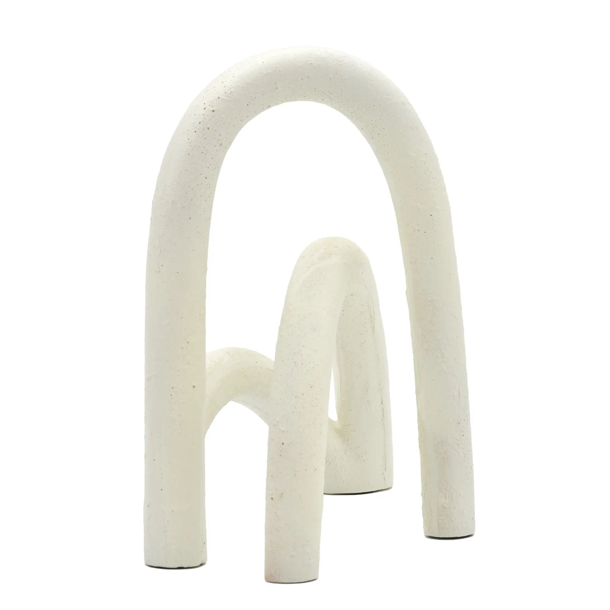 Dekoobjekt - Bogen-Figur – Mineralische Dekoskulptur Off‑White – Designobjekt Arcus Nan