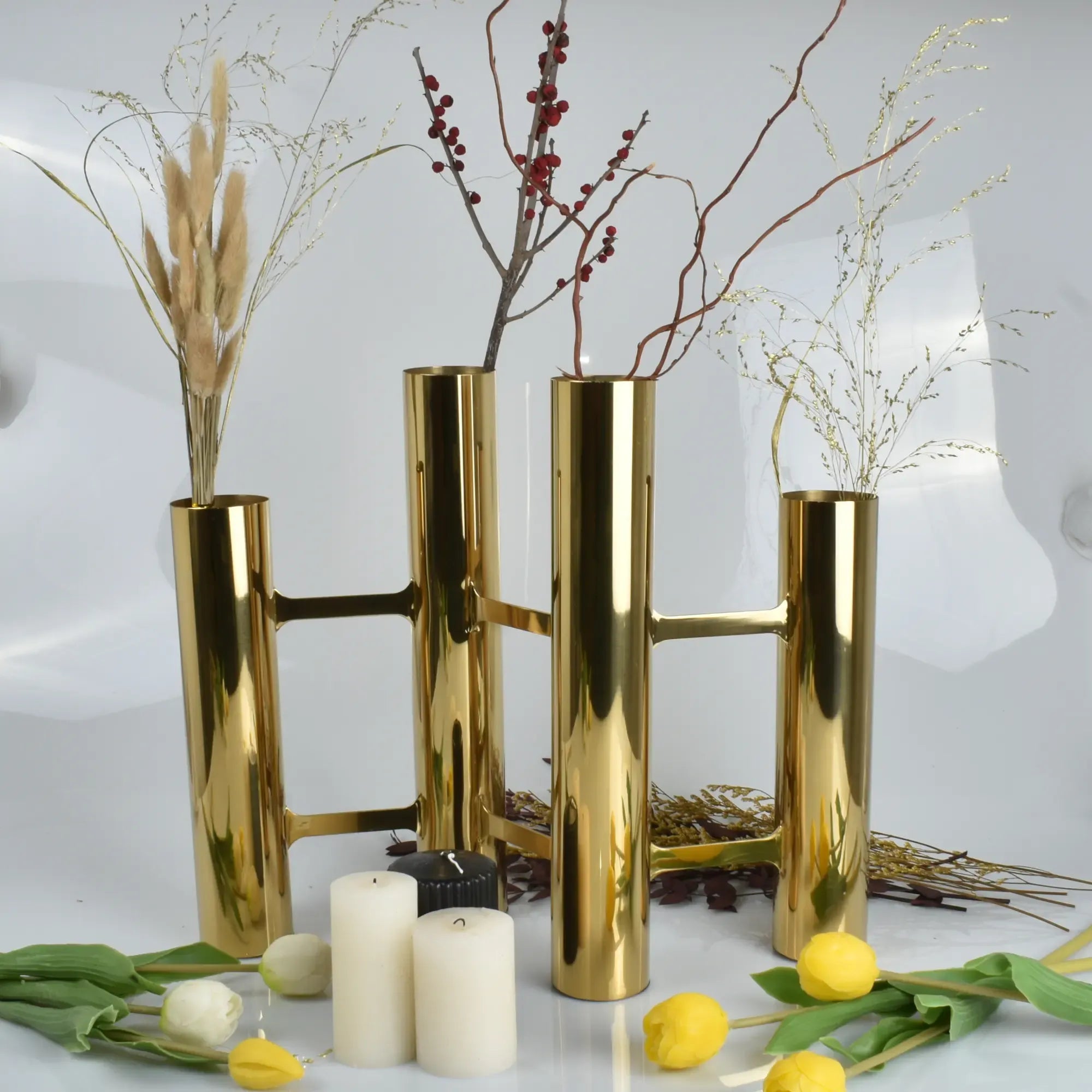 Tischvase - mit 4 Kammern - Große Metallvase mit Öffnungen für langstielige Blumen Magnifique