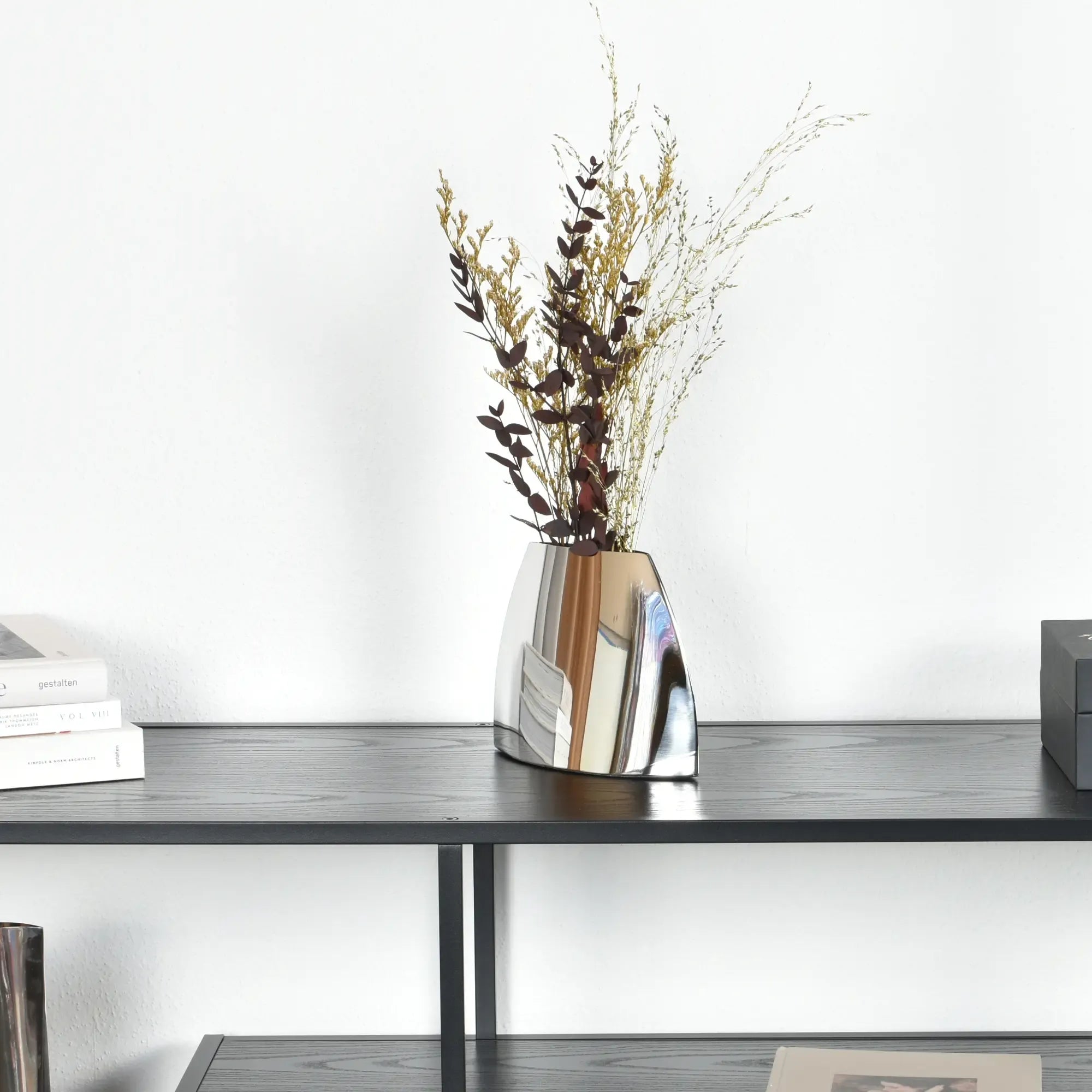 Edelstahlvase - Skulpturale Standvase Forma Argentum Nan