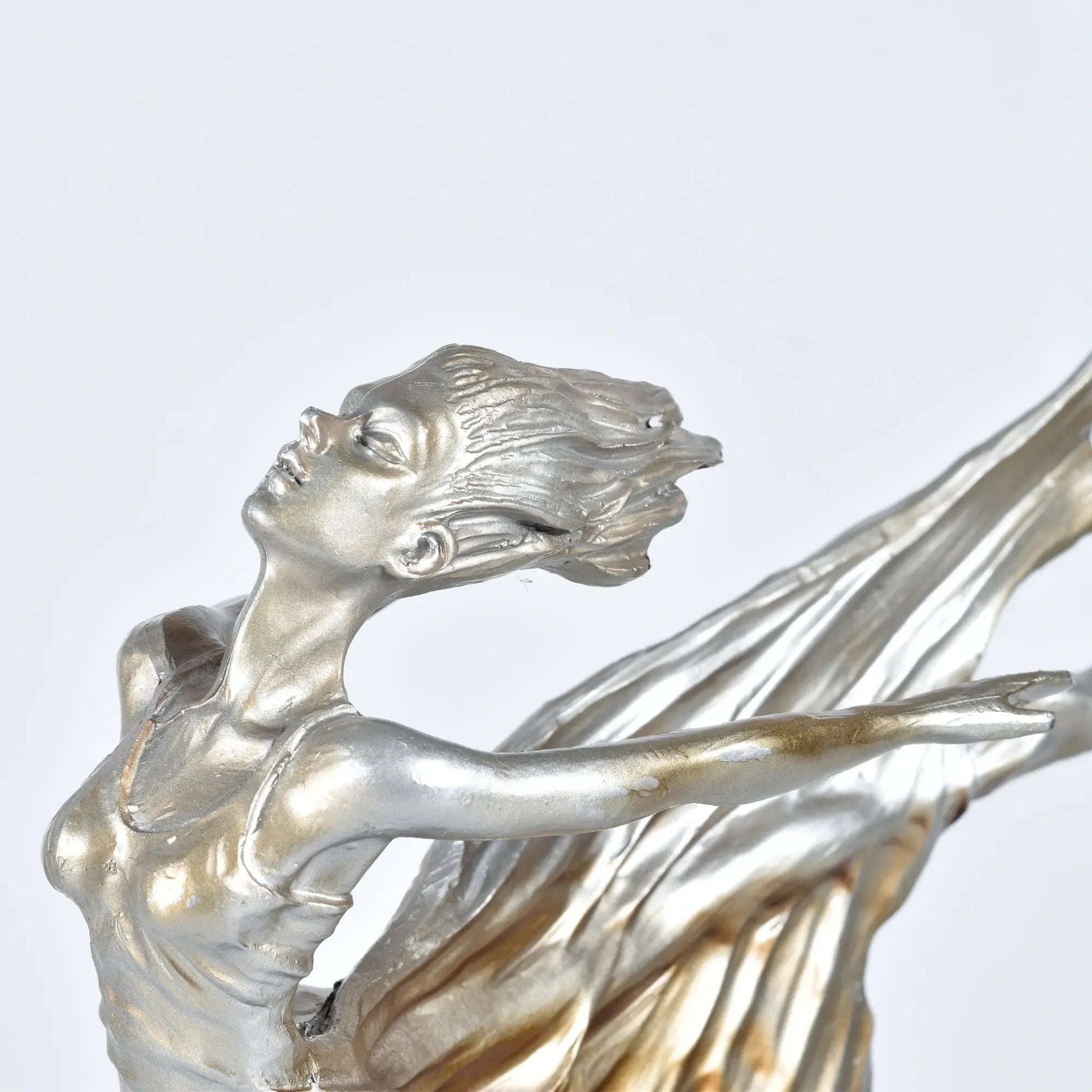 Dekofigur - Elegante Skulptur Schwebende Tanzsilhouette Danza Aurea a
