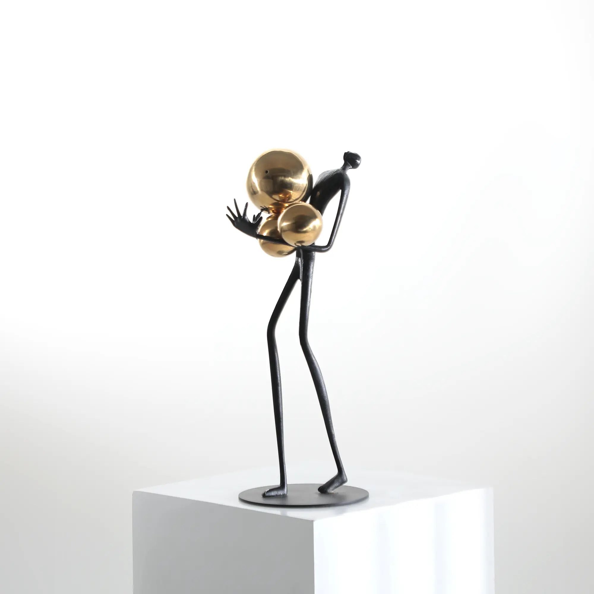 Dekofigur - mit Goldkugeln - Dekoskulptur Menschfigur Jongleur Default Title