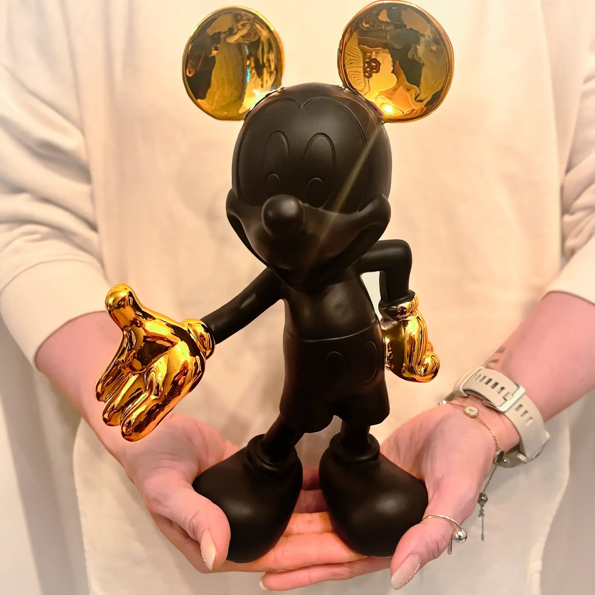 Zeichentrickfigur - Lachender Goldener Micky Maus Sammlerstück - wel.Mickey Mouse Schwarz-Stehend