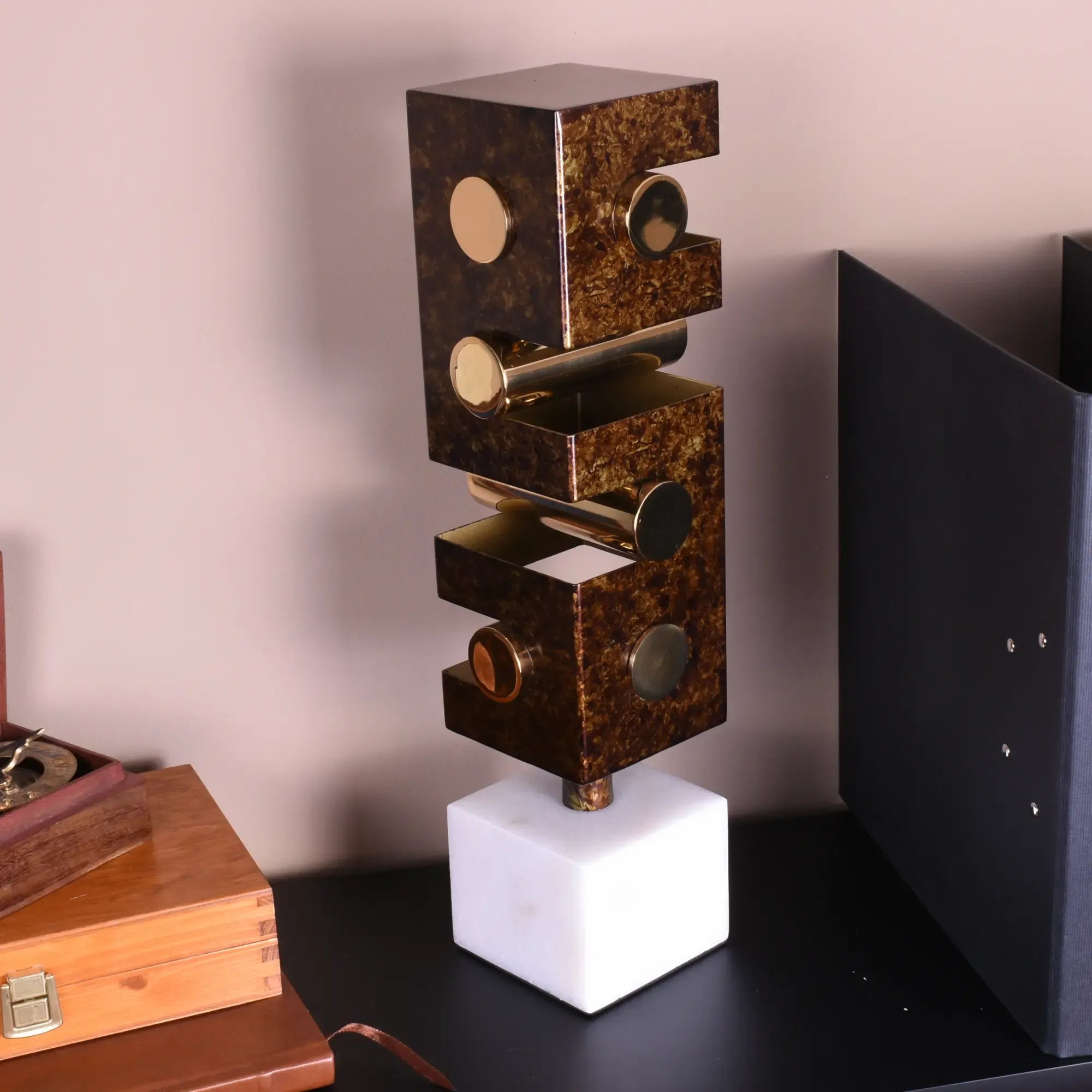 Skulptur - mit Goldakzenten - Designobjekt edle Dekoration Skulptur Seguro Default Title