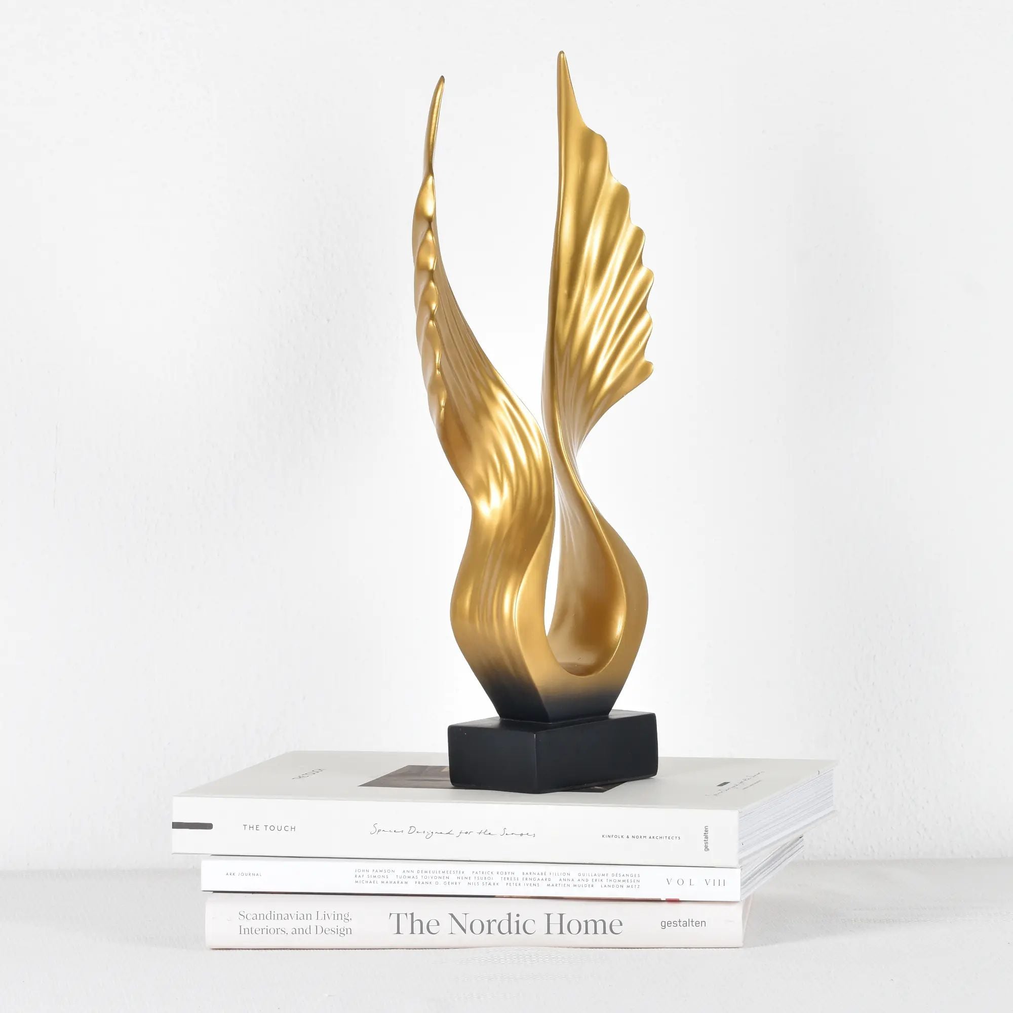 Dekoskulptur - flügelartige Form - Dekofigur pokalähnliche Statue Flügel Default Title