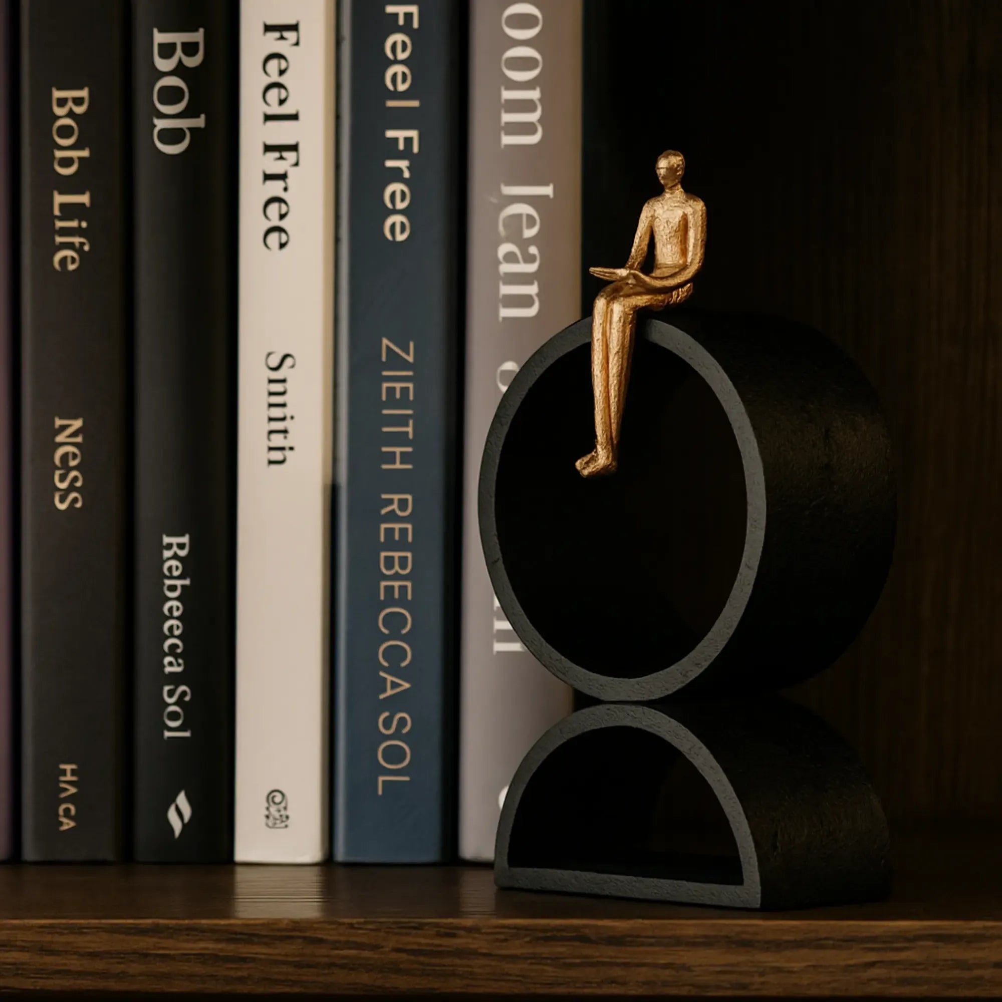 Dekofigur - Leser in Goldton - Edles Deko-Objekt Dekorative Skulptur Contemplation Default Title