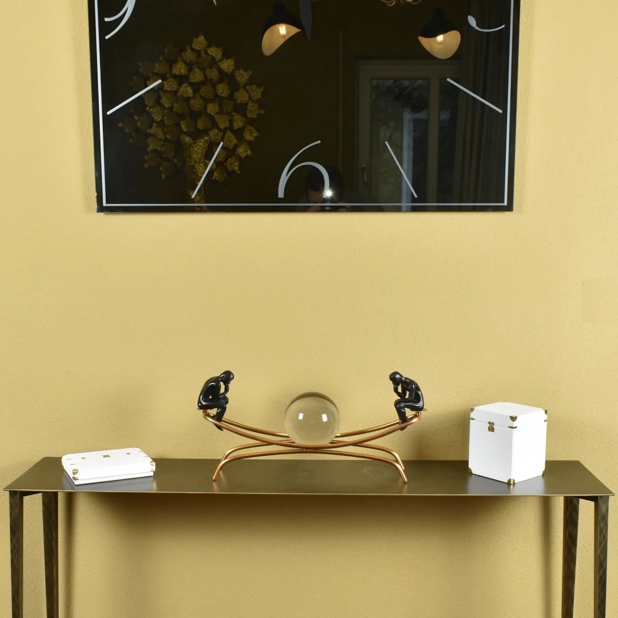 Dekofigur - Zwei Denker mit Glaskugel - Abstrakte Dekoskulptur Rodin Equilibre Antikgold