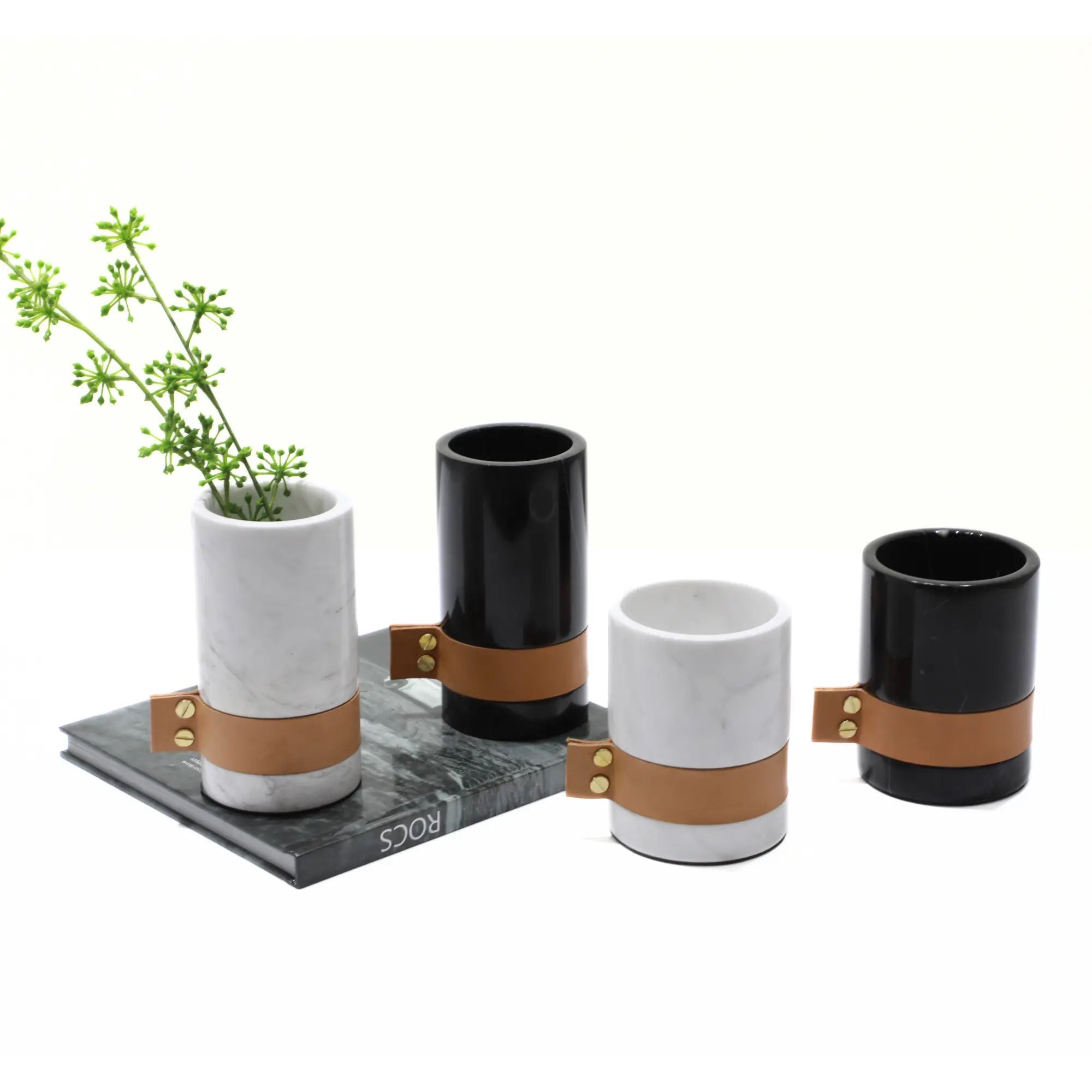 Marmorvase - rund mit Lederakzent - Kleine Tischvase Deko-Vase Stifthalter Marble Luxe Schwarz-Groß