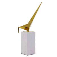 Tierfigur - auf Marmorbasis - Skulpturale Dekofigur – Goldmetall auf Marmorsockel – Abstrakte Vogelstudie, origami-inspiriert Aurea Avis Duo