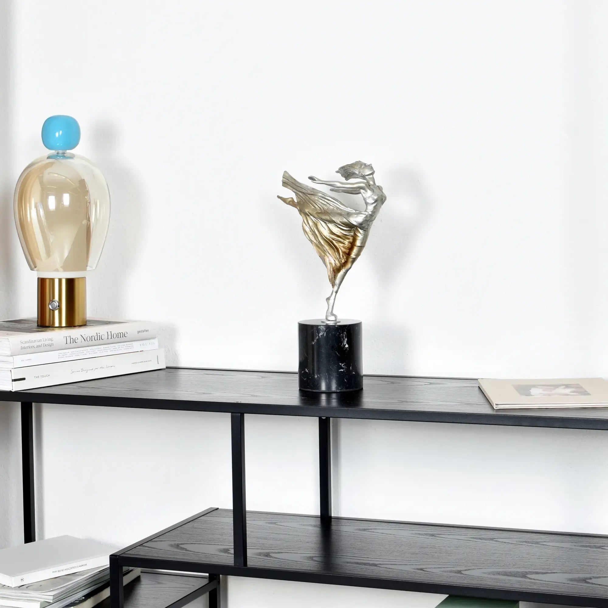 Dekofigur - Elegante Skulptur Schwebende Tanzsilhouette Danza Aurea a