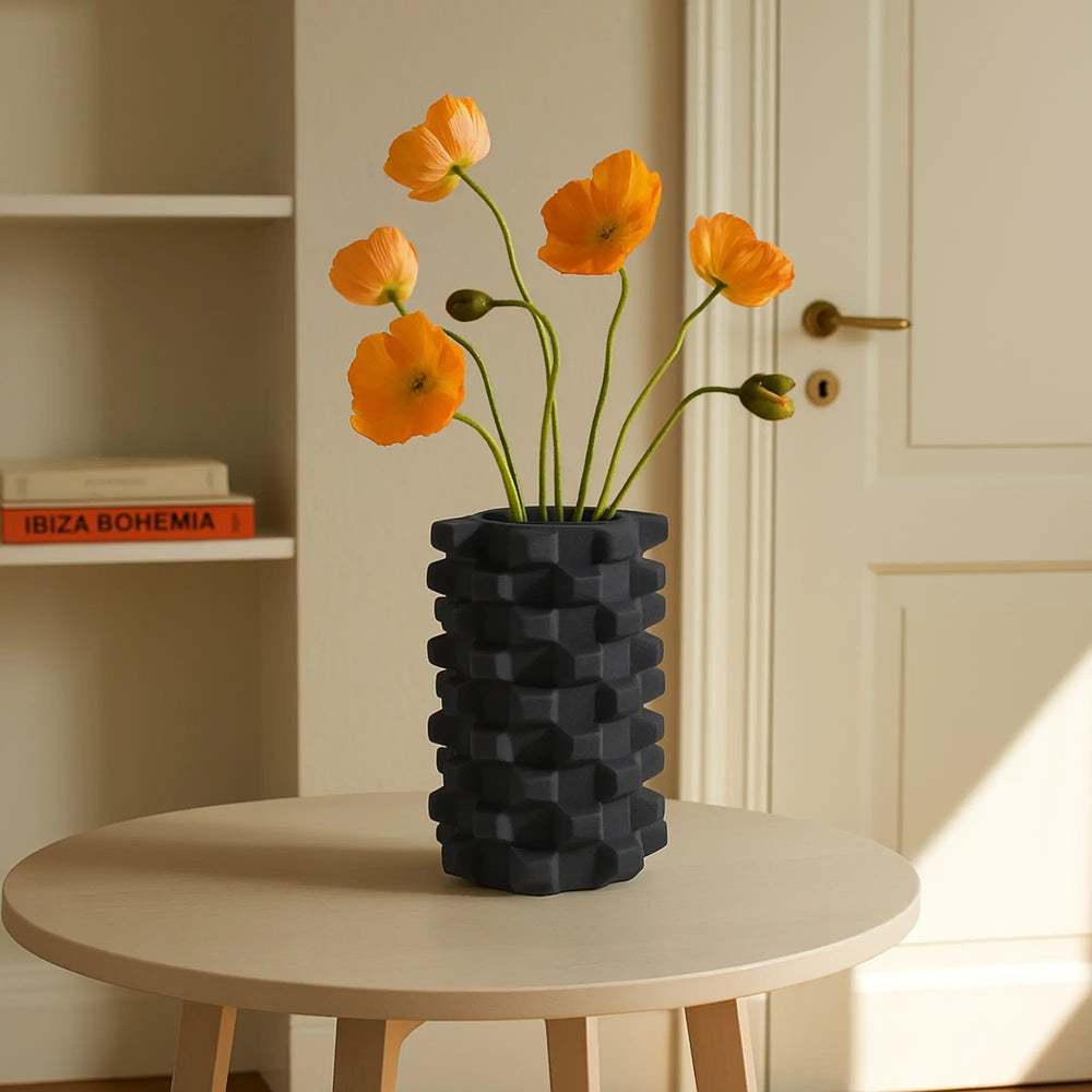 Dekovase - Designer Vase mit Struktur - Skulpturale Designvase mit Samtstruktur Velours Acantha