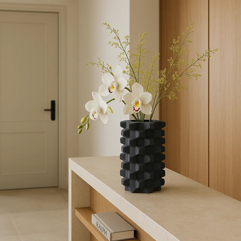 Dekovase - Designer Vase mit Struktur - Skulpturale Designvase mit Samtstruktur Velours Acantha