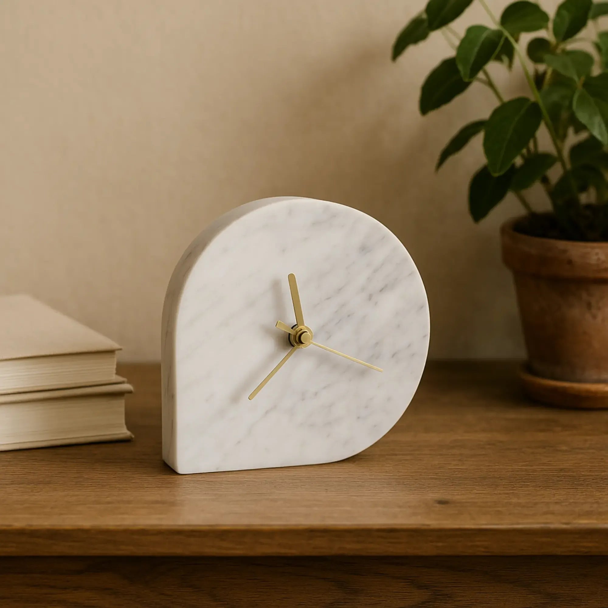 Tischuhr - Minimalistische Marmoruhr - Skulpturaler Zeitmesser Arcus Tempus