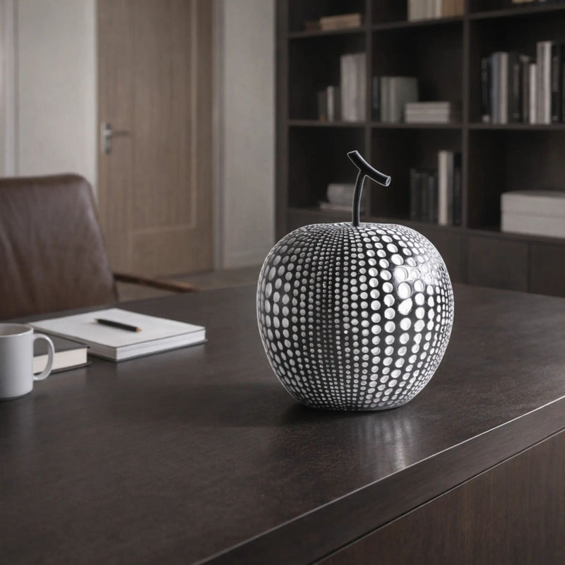Dekoobjekt - Apfel Skulptur – Kunstharz Schwarz‑Silber Obstdekor – Abstraktes Designobjekt Noir