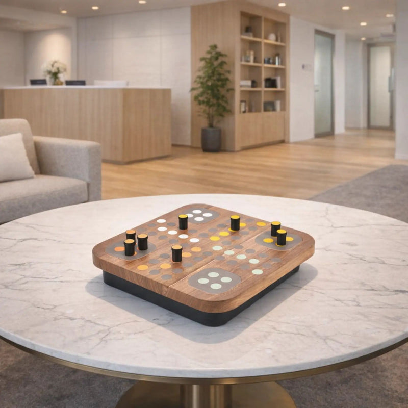Solitaire-Spiel - Edles Design-Tischspiel aus Holz – Peg-Solitär auf mattschwarzem Sockel – Modernes Raster-Brettspiel – Ludus Équilibre