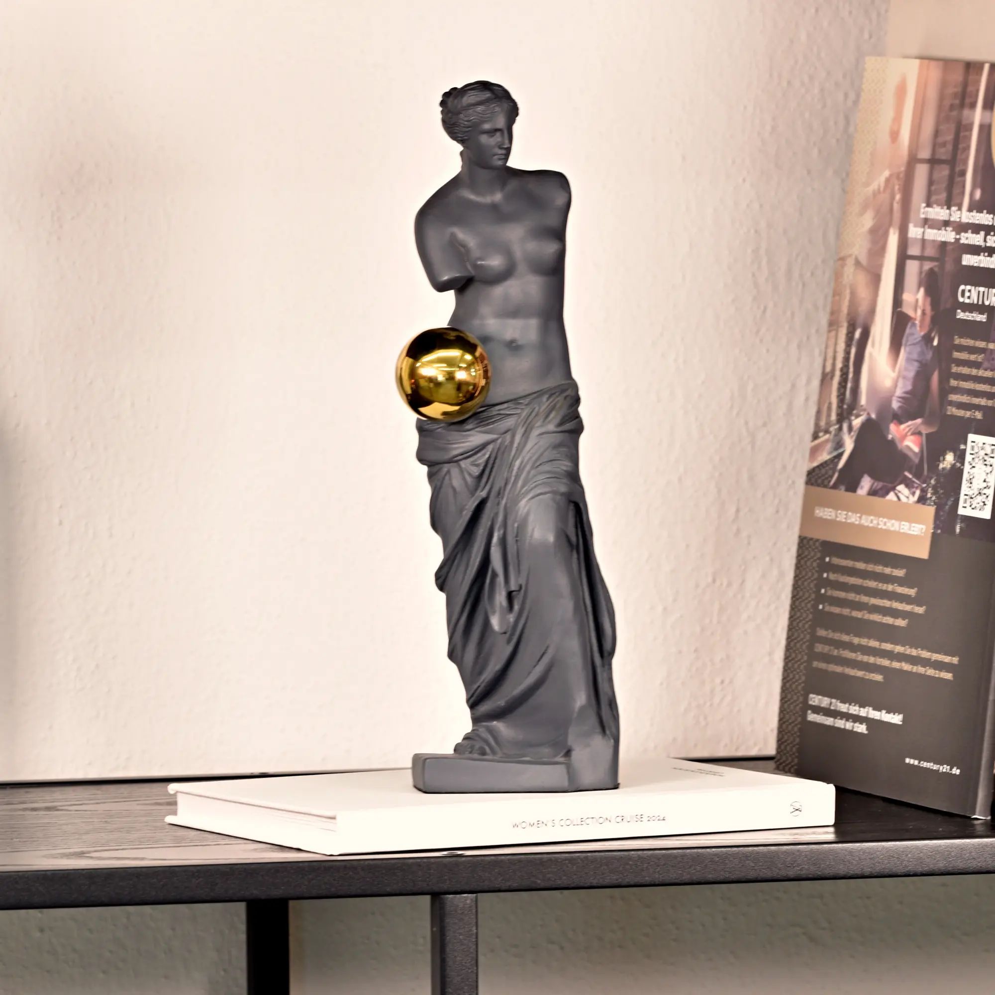 Dekofigur - Skulptur Klassische Büste mit goldener Sphäre Venus Aurea Default Title
