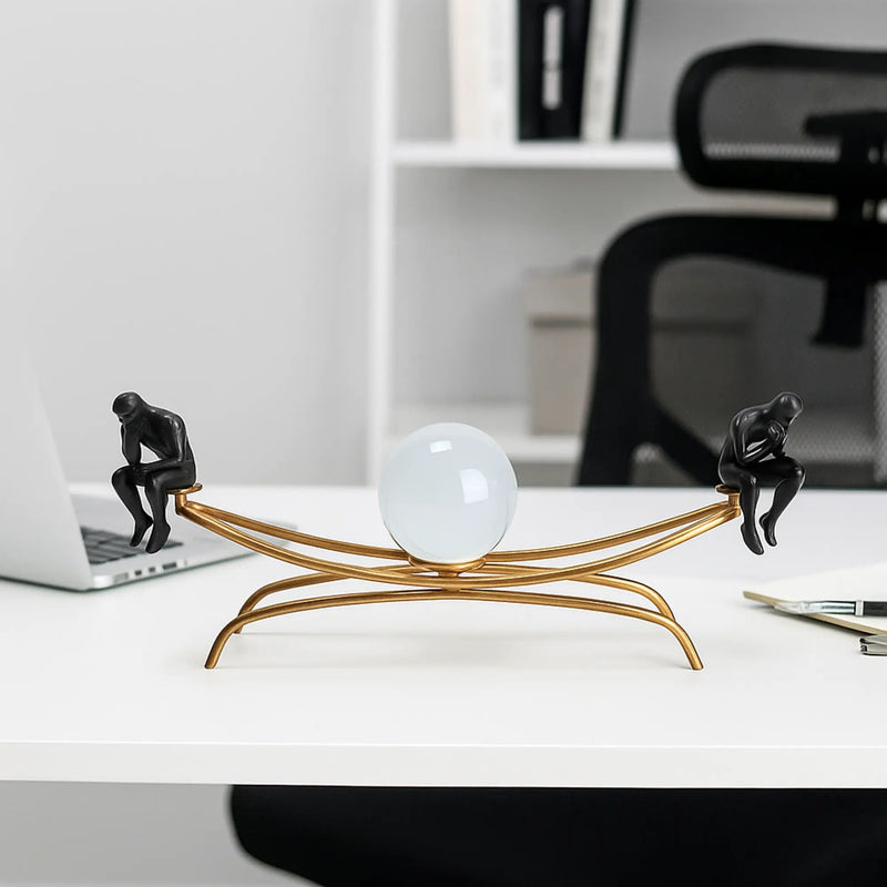 Dekofigur - Zwei Denker mit Glaskugel - Abstrakte Dekoskulptur Rodin Equilibre