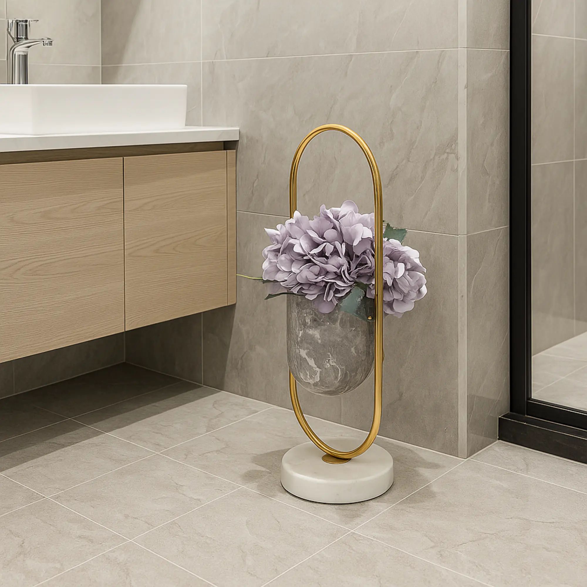 Marmorvase - mit Goldgriff - Standvase mit Fuß LunaireArc gold