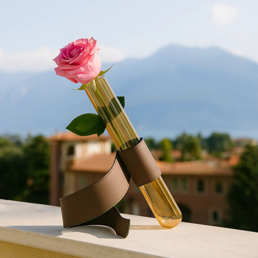 Vase - Reagenzglas Optik mit Leder - Blumengefäß Minimalistische Röhrenform Aurea Cintura