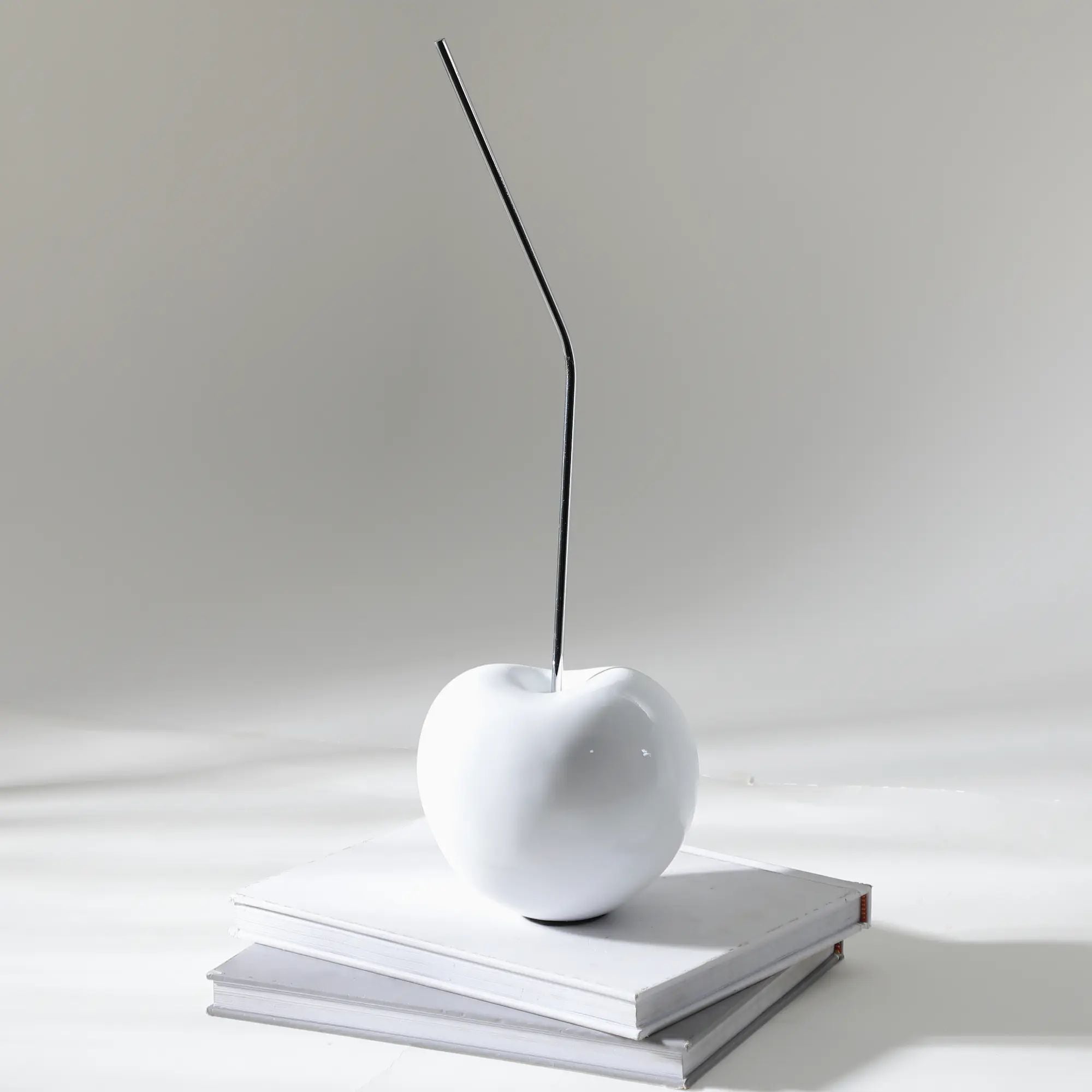 Kirschfigur - Deko-Objekt Kirsche – Tisch-Obst-Dekor – Pop-Art Obst Skulptur – Bianca Klassisches Weiß