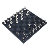 Schachspiel - Design-Spiel Skulpturales Metall auf Strukturbrett – Modernes Schachbrett mit polierten Figuren Equilibrio