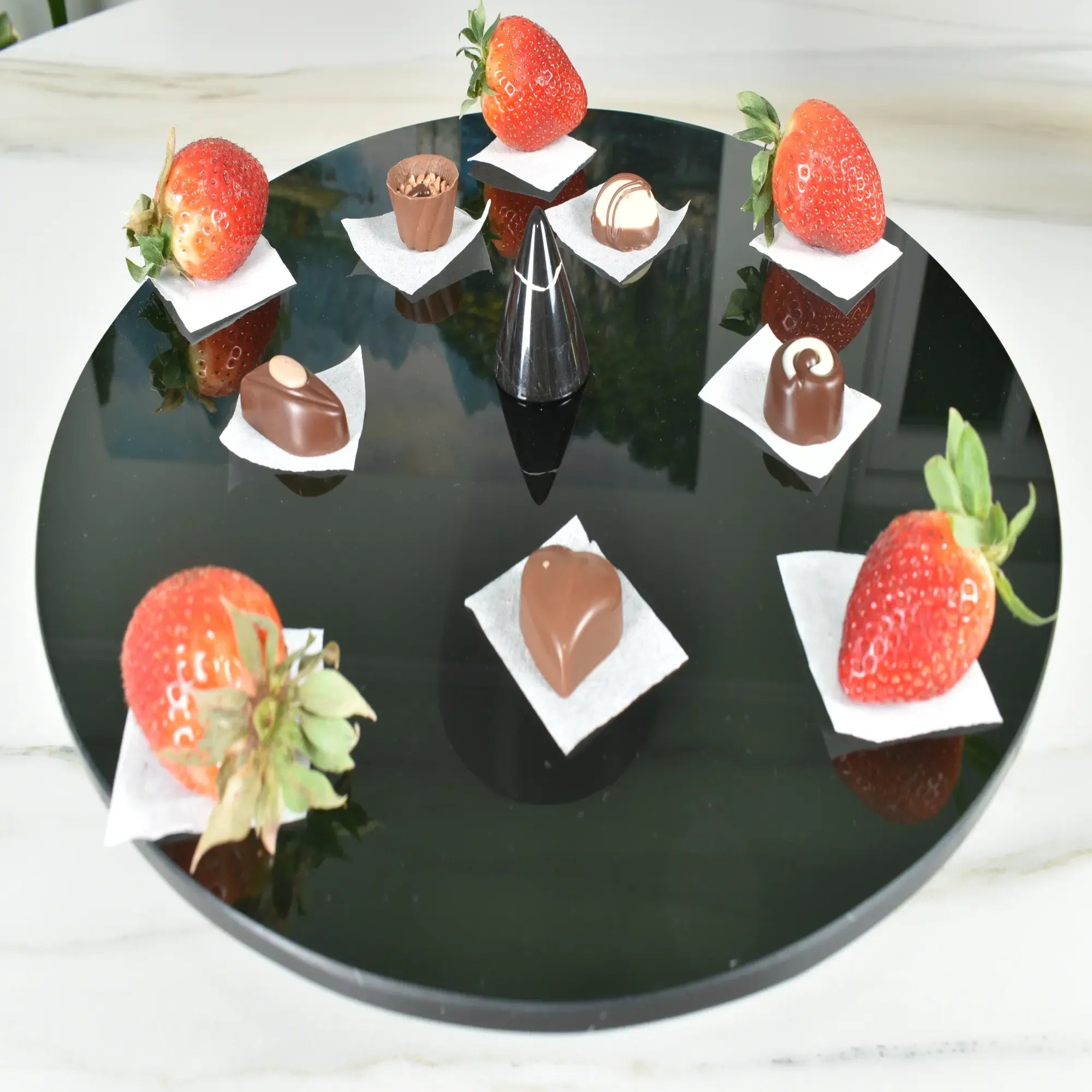 Servierplatte - rund mit Marmorfuß - Rauchglas Tortenplatte Dekoteller Équilibre Noir