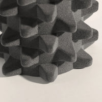 Dekovase - Designer Vase mit Struktur - Skulpturale Designvase mit Samtstruktur Velours Acantha