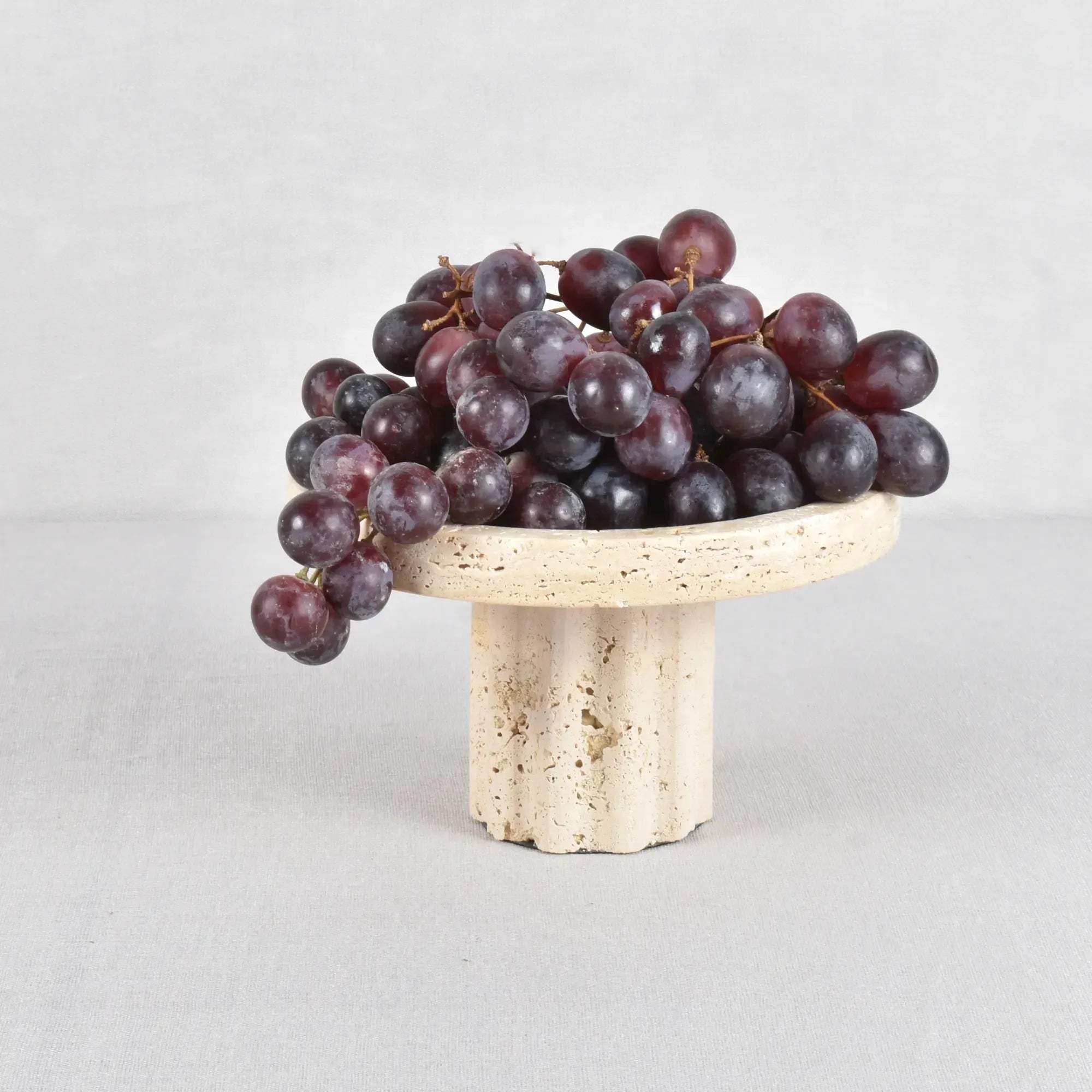 Travertindeko-Schale - rund 19cm auf Fuß - Edle Servierplatte Deko Sockelschale Coppa Romana Rund