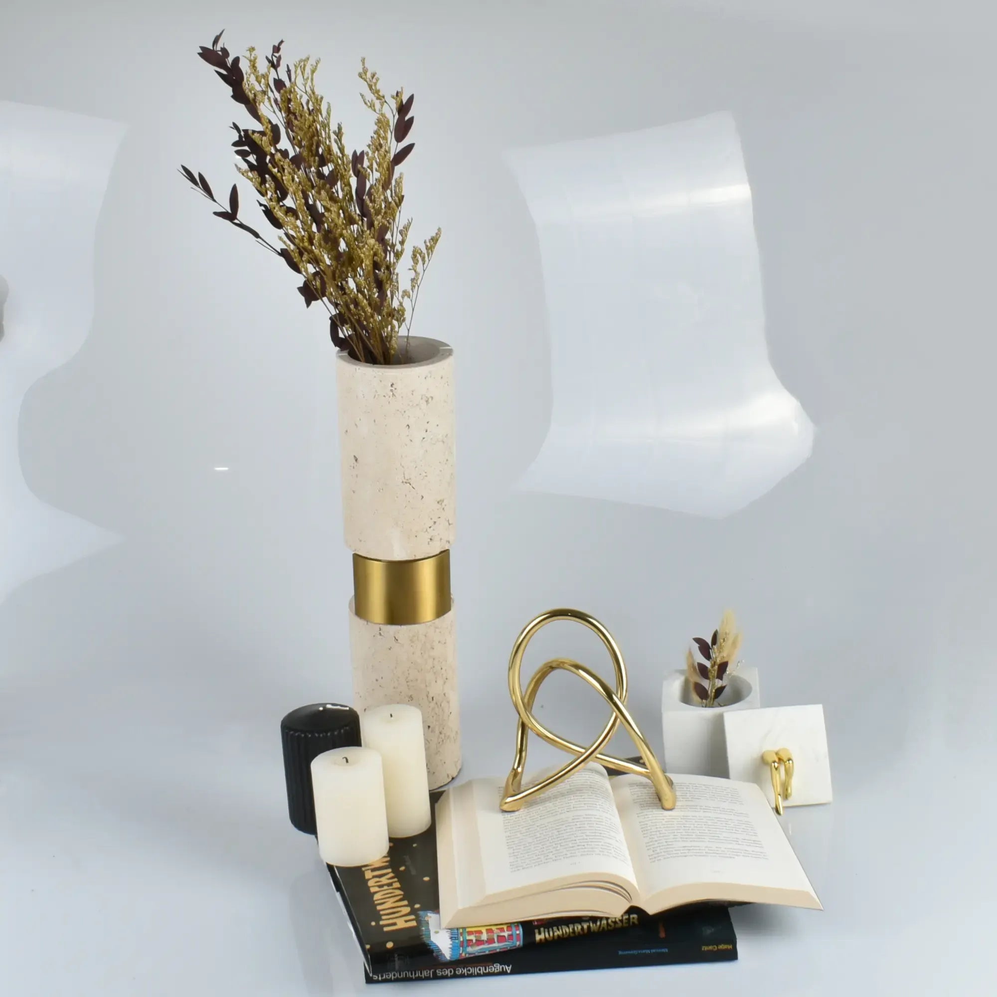 Travertinvase - mit Goldakzenten - Große Natursteinvase Travertin Designvase Argos