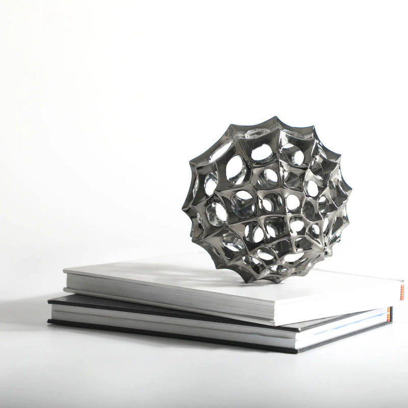 Dekokugel - glänzende Spitzform - Abstrake Tischdeko Designerkugel Sphère Argentée