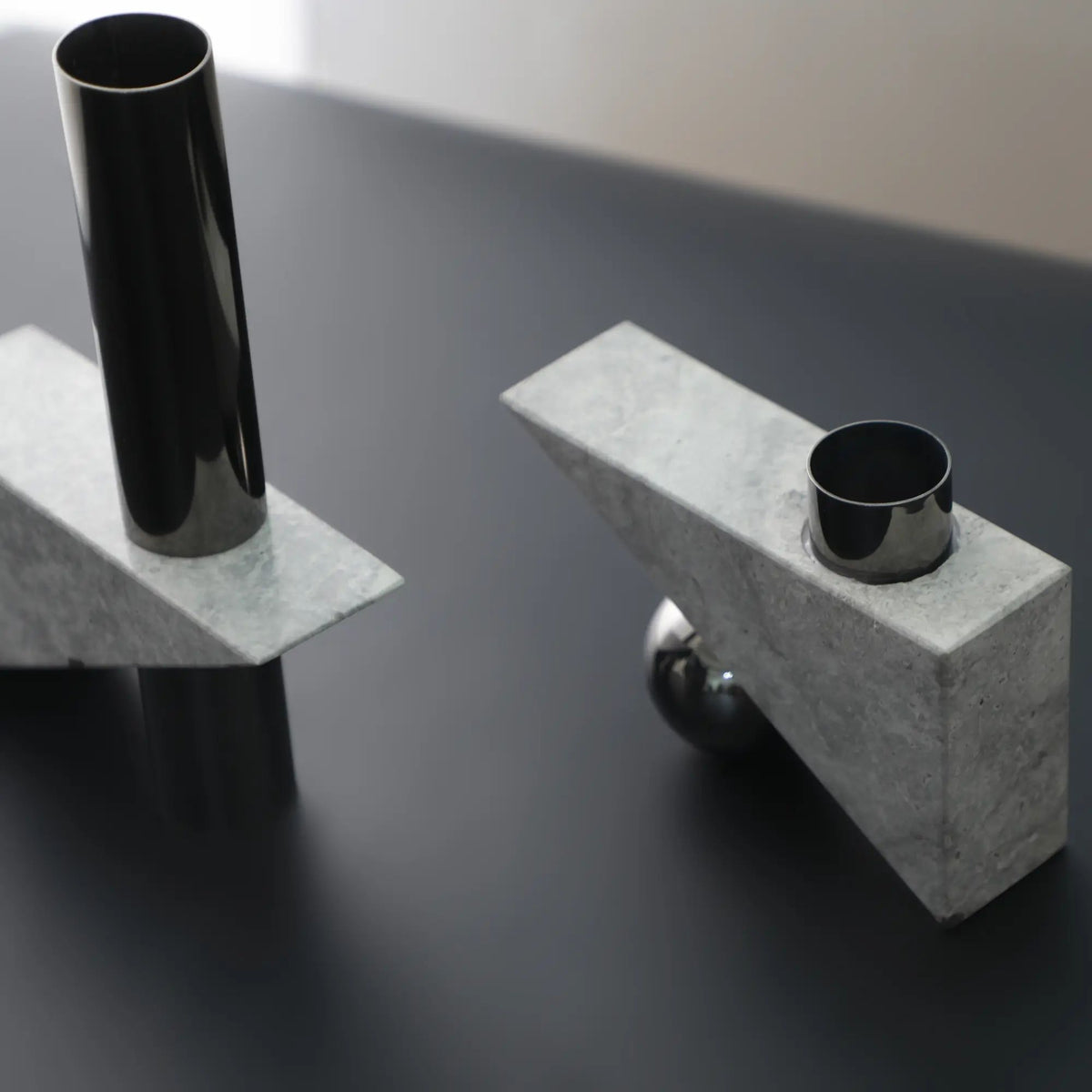 Tischvase - mit Marmorfuß - Designer Edelstahlvase moderne Marmorvase Zenith