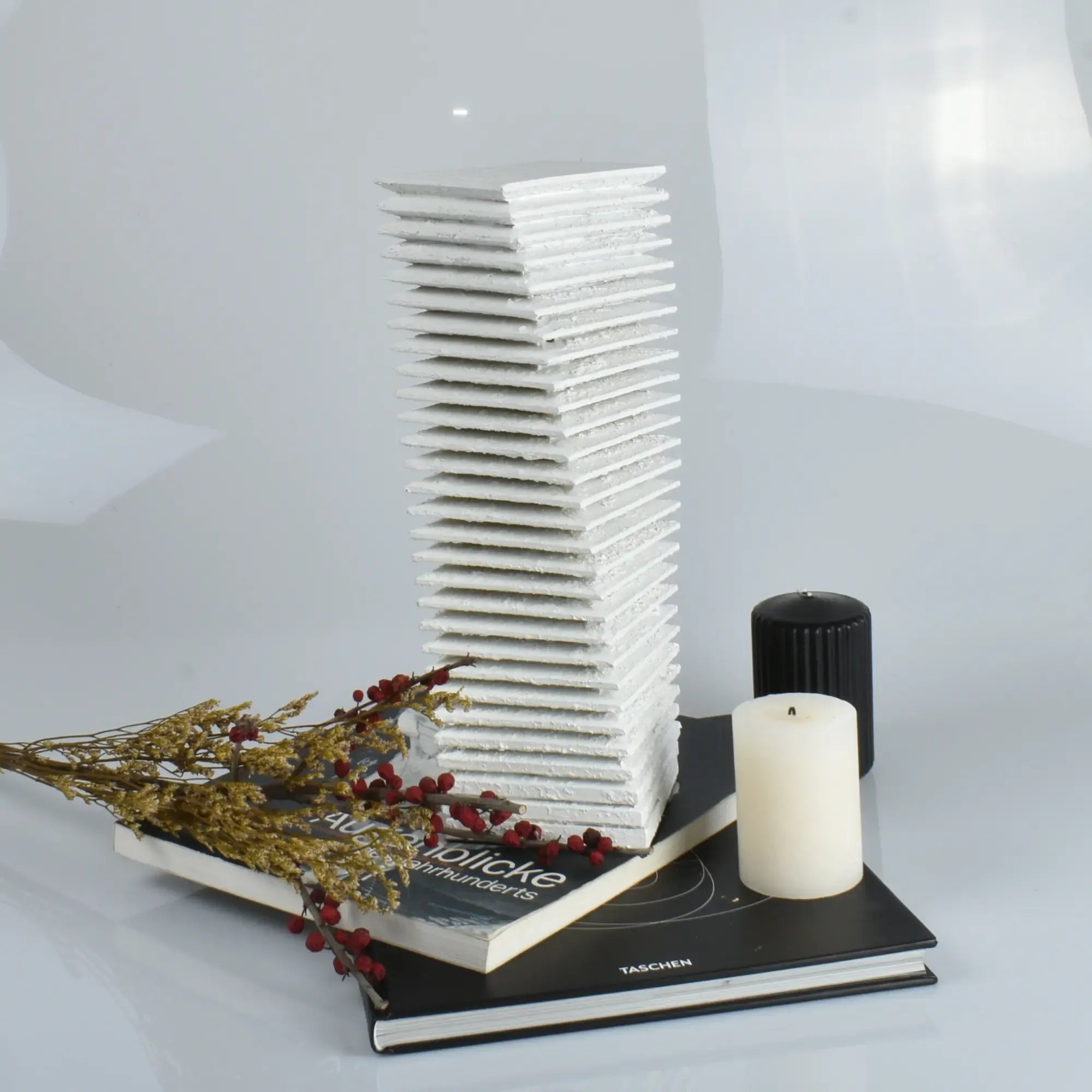 Dekoobjekt - 3D Wellen-turmform - Abstraktes Deko-Objekt Säule Betonoptik Torre Strata Default Title