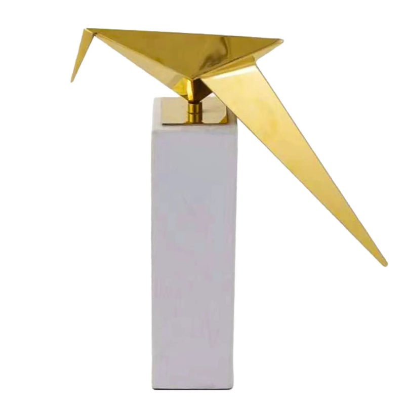 Tierfigur - auf Marmorbasis - Skulpturale Dekofigur – Goldmetall auf Marmorsockel – Abstrakte Vogelstudie, origami-inspiriert Aurea Avis Duo