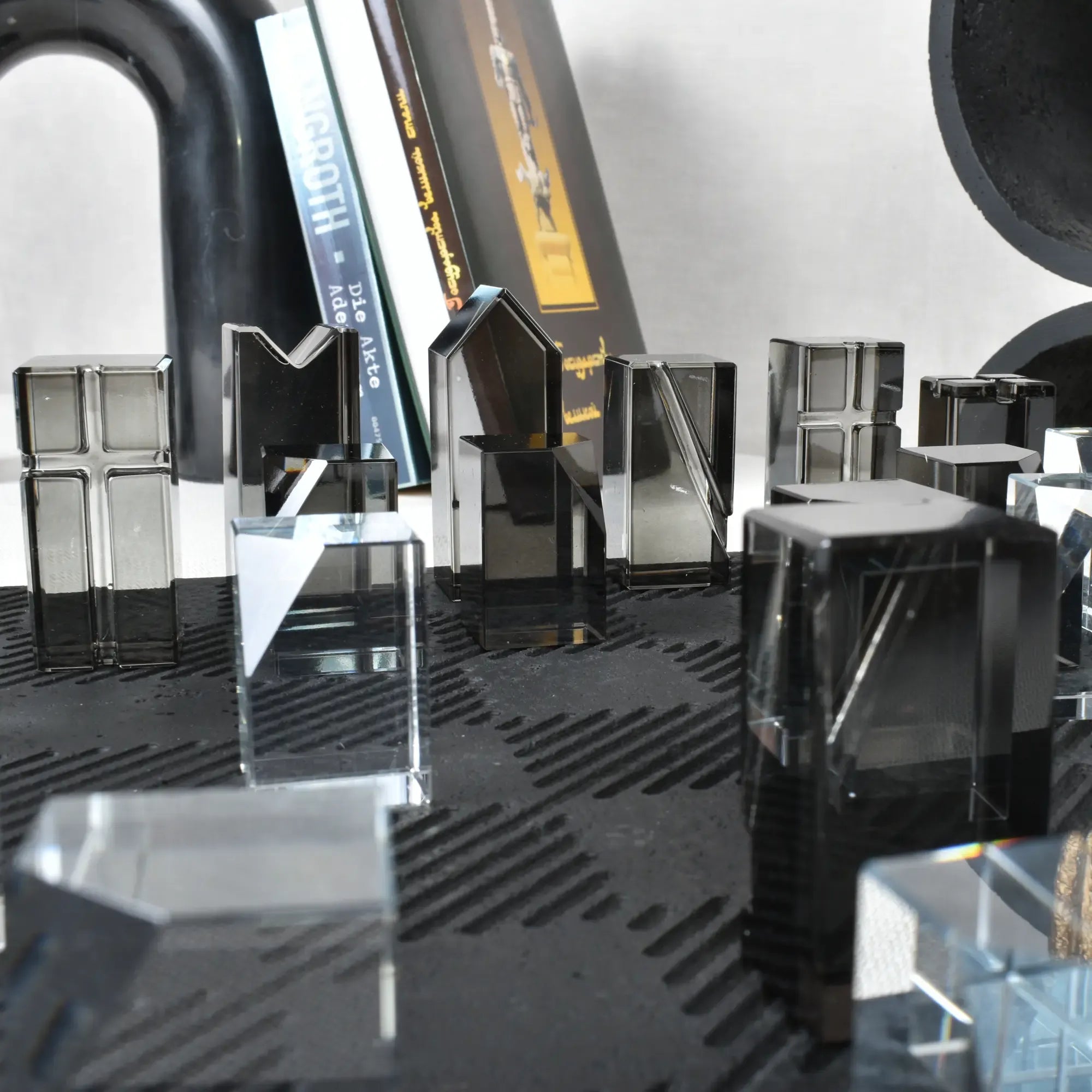 Schachspiel - Naturstein und Glas - Modernes Schachspiel edles Schachset Luxe Strategica