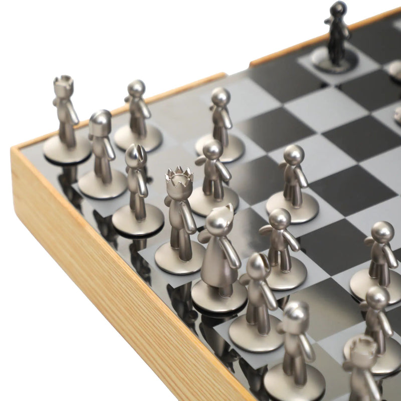 Schachspiel - Skulpturales Brettspiel aus Metall & Holz – Modernes Schach-Set mit figurativen Figuren – Persona Échecs
