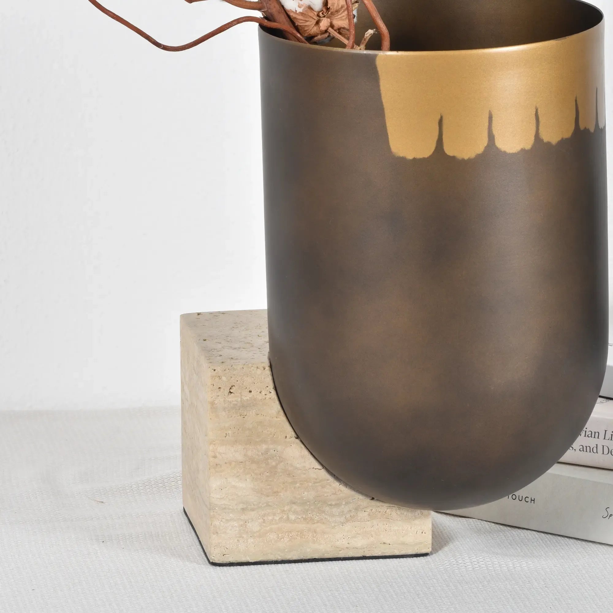 Vase - mit Travertinsockel - Bronze Standvase Design Tischdeko Vase Romano