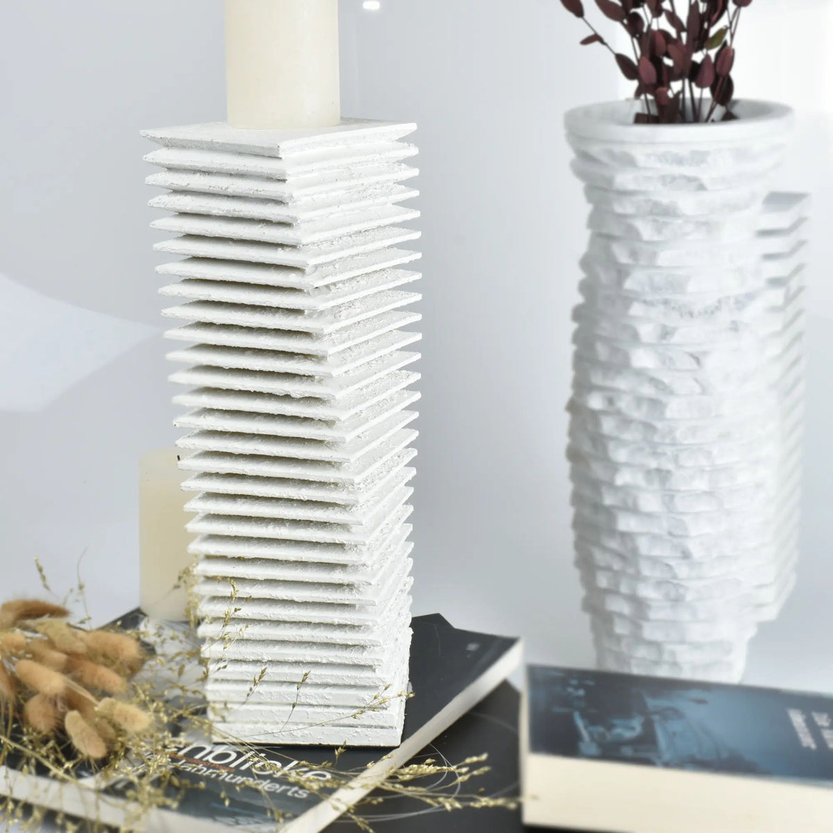 Dekoobjekt - 3D Wellen-turmform - Abstraktes Deko-Objekt Säule Betonoptik Torre Strata