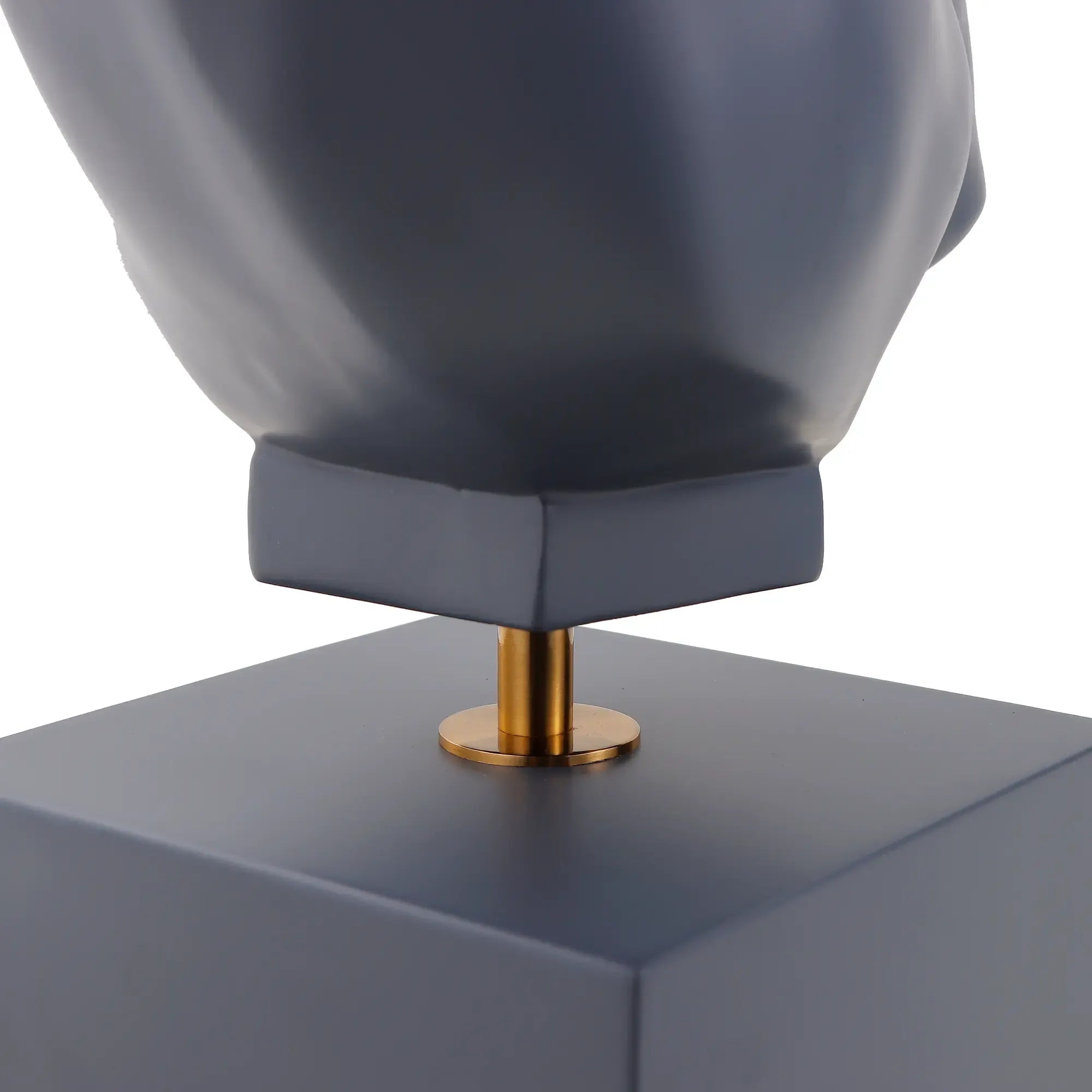 Dekobüste - Skulptur ausdrucksstarke Damenbüste – mattschwarze Kunstharz-Figur mit goldener Visierblende auf Sockel – Art-Déco Deko-Objekt Muse Aurata Nan