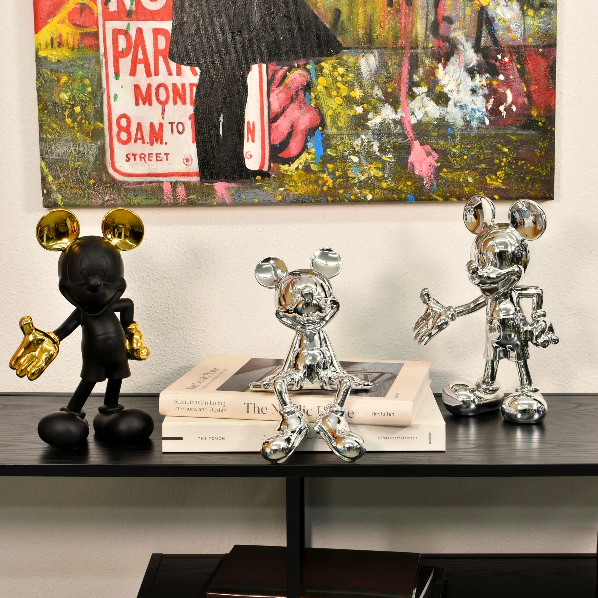 Zeichentrickfigur - Lachender Goldener Micky Maus Sammlerstück - wel.Mickey Mouse Schwarz-Stehend