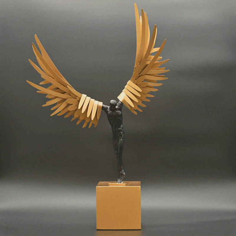 Dekoskulptur - mit Goldflügeln - Luxus Dekofigur Engel Deko-Skulptur Eterna Flügel