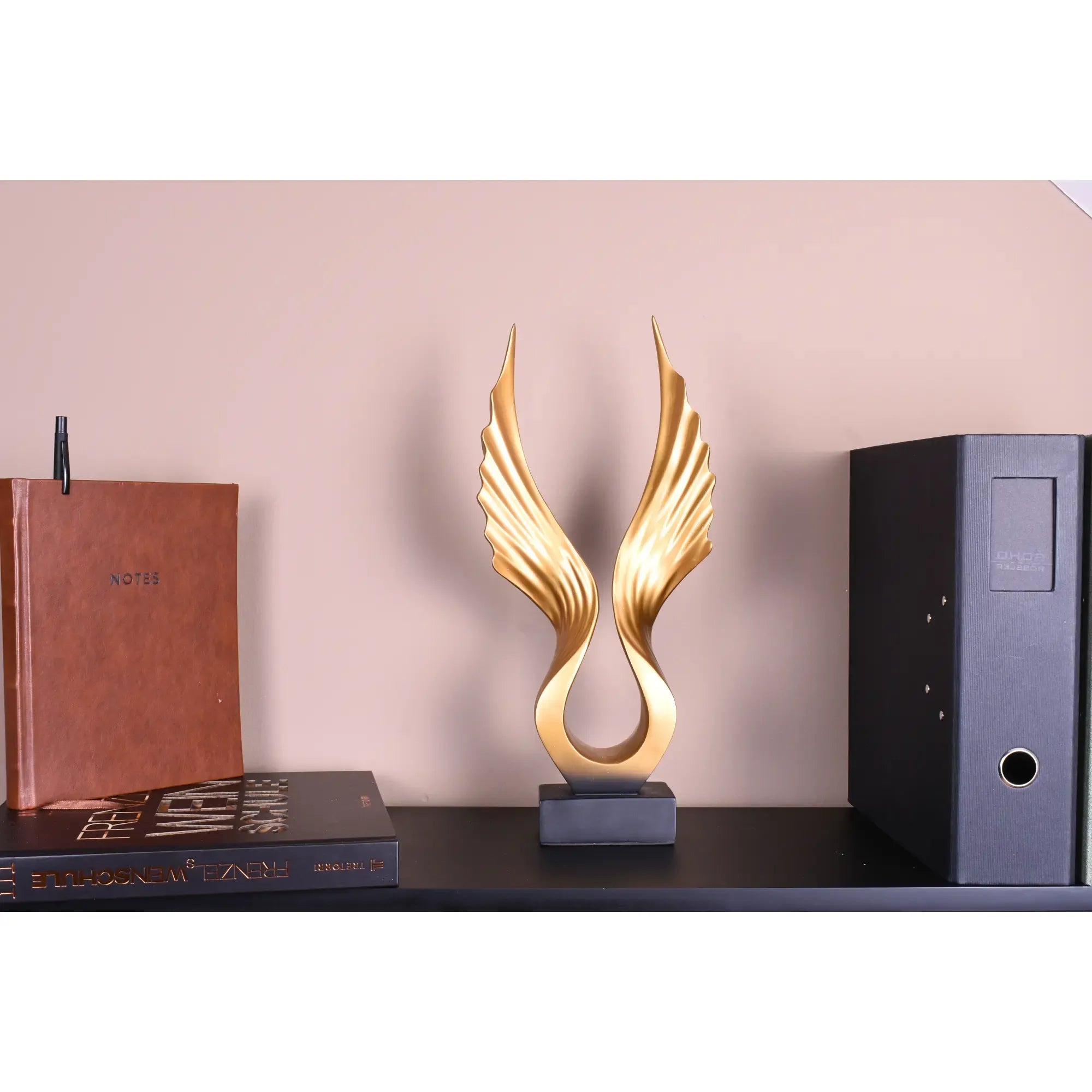 Dekoskulptur - flügelartige Form - Dekofigur pokalähnliche Statue Flügel Default Title