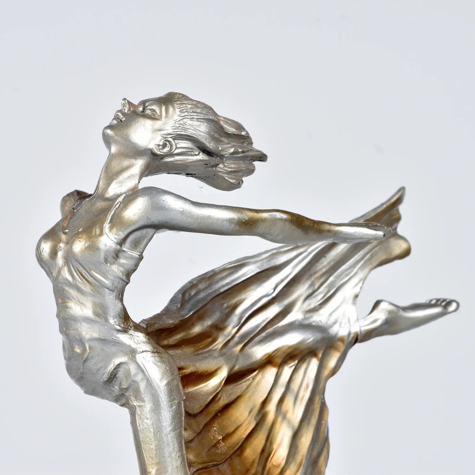 Dekofigur - Elegante Skulptur Schwebende Tanzsilhouette Danza Aurea a