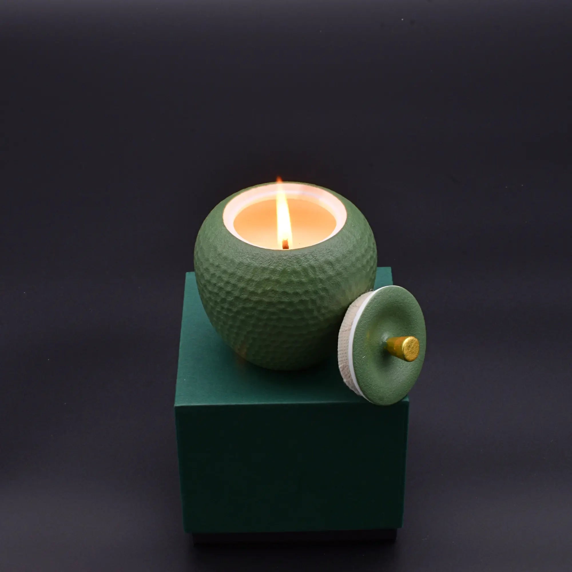 Duftkerze - nachaltige Kerze in Keramik-Dose Apfelform - Aromakerze Apfel Zitronenrosen