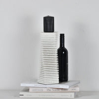 Dekoobjekt - 3D Wellen-turmform - Abstraktes Deko-Objekt Säule Betonoptik Torre Strata